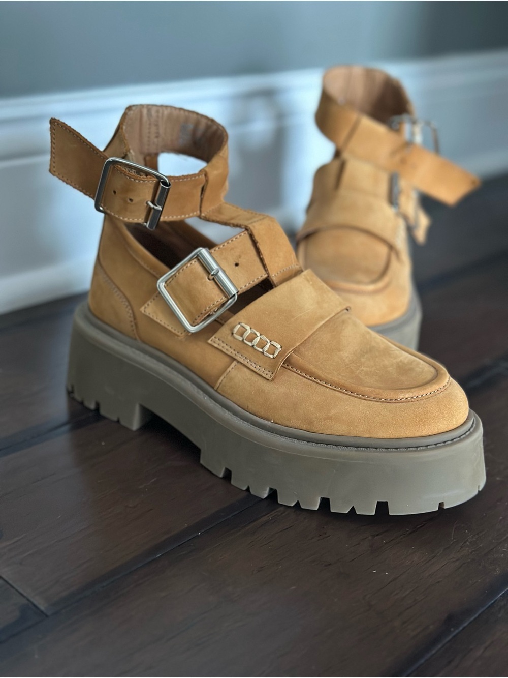 ROGUE Wheat Nubuck Open Sided Ankle Boot | Women's
Booties - Steve Madden